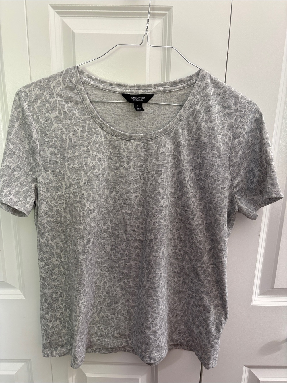 Simply Vers—Gray Short-Sleeve Crew Neck Top